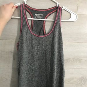 Women’s workout tank top